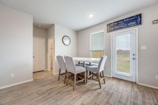 926 Hurstwood Drive, Van Alstyne, TX 75495