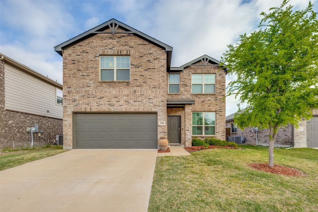 926 Hurstwood Drive, Van Alstyne, TX 75495