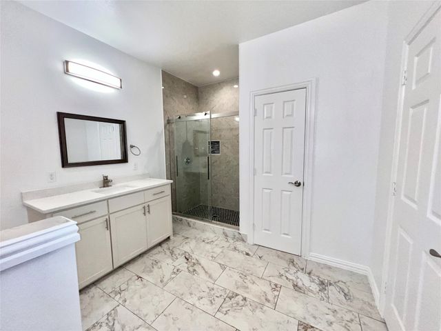 2811 Silkwood Street, Dallas, TX 75215