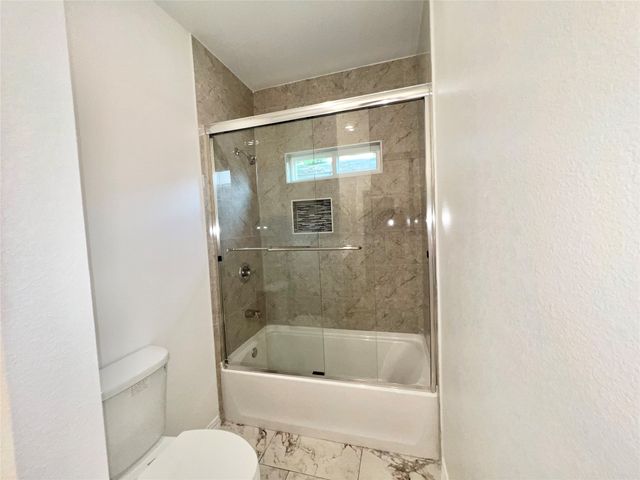 2811 Silkwood Street, Dallas, TX 75215