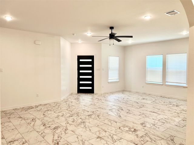 2811 Silkwood Street, Dallas, TX 75215