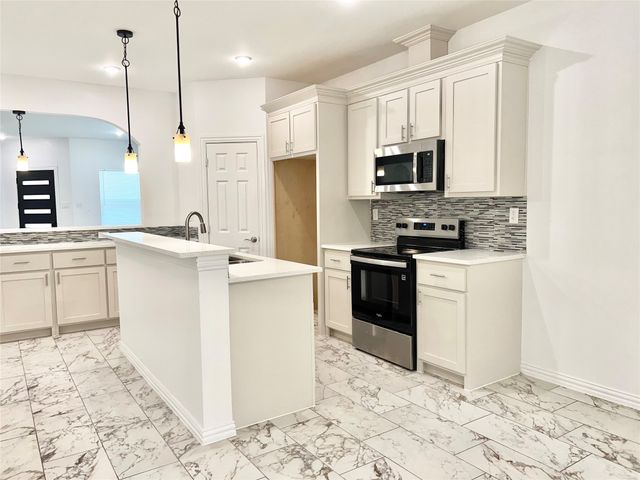 2811 Silkwood Street, Dallas, TX 75215