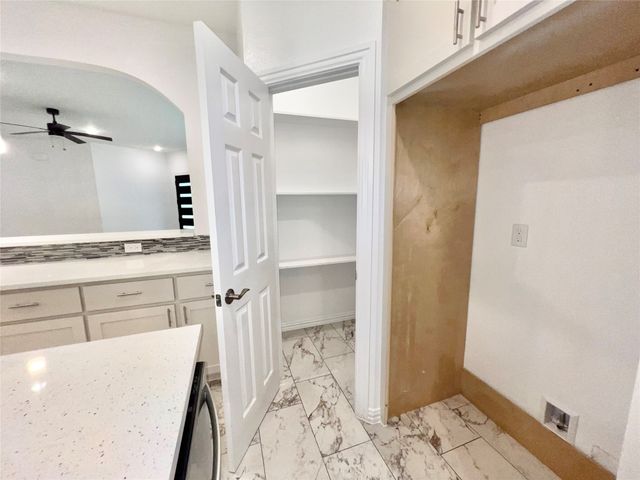 2811 Silkwood Street, Dallas, TX 75215