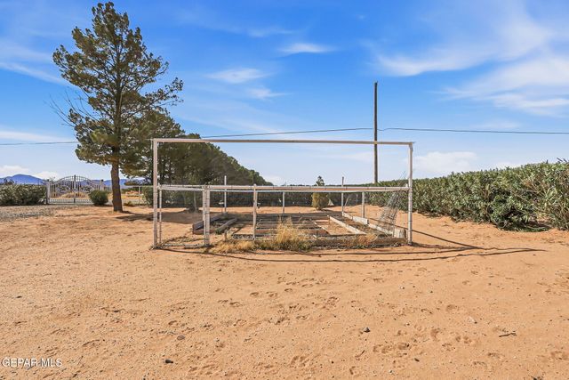 928 MIKE Court, Chaparral, NM 88081