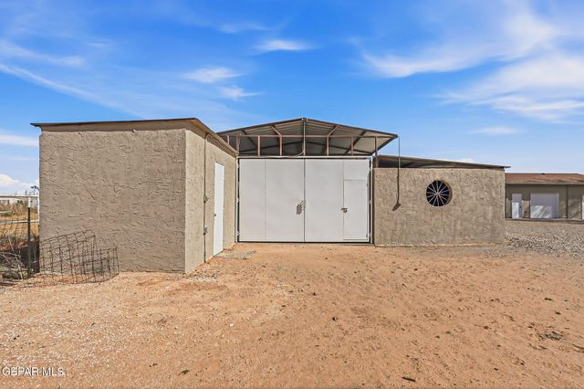 928 MIKE Court, Chaparral, NM 88081