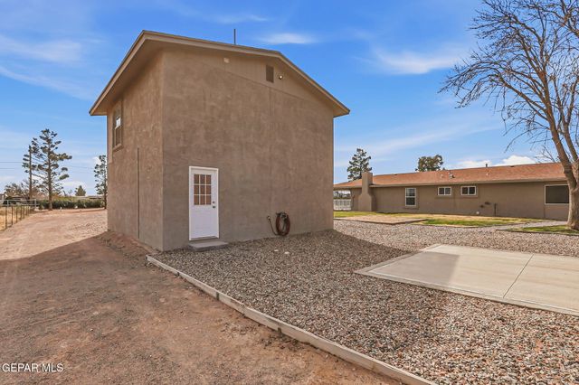 928 MIKE Court, Chaparral, NM 88081