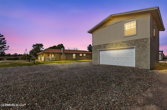 928 MIKE Court, Chaparral, NM 88081