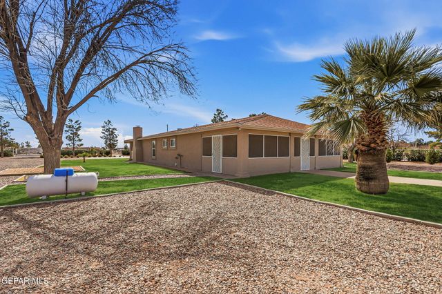 928 MIKE Court, Chaparral, NM 88081