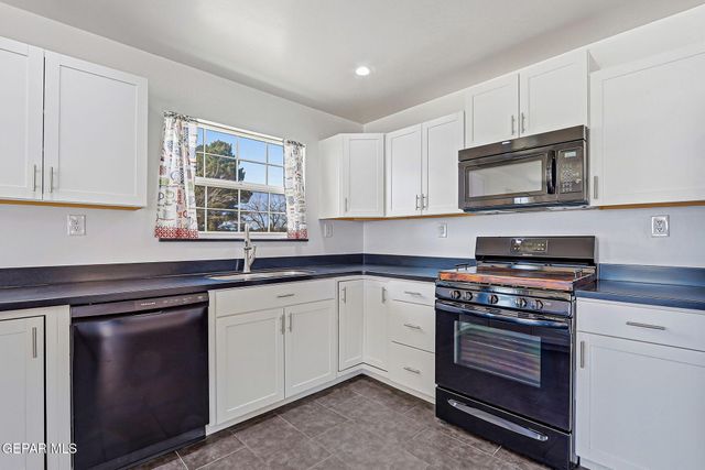 928 MIKE Court, Chaparral, NM 88081