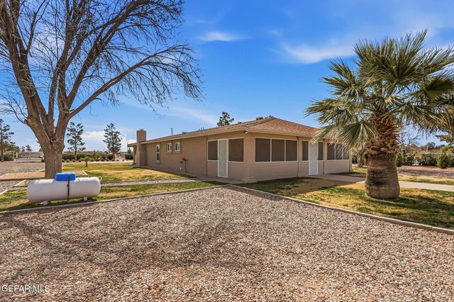 928 MIKE Court, Chaparral, NM 88081