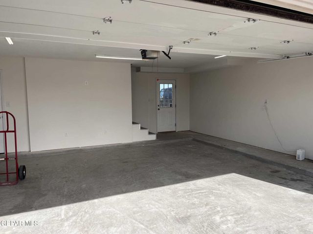 928 MIKE Court, Chaparral, NM 88081