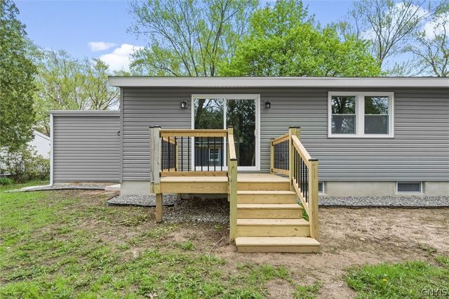 7 Gooseberry Lane, Clay, NY 13090
