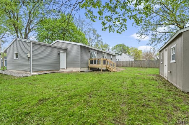 7 Gooseberry Lane, Clay, NY 13090