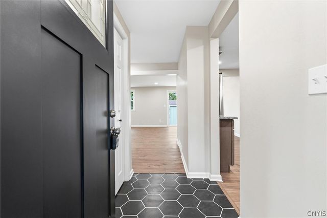 7 Gooseberry Lane, Clay, NY 13090
