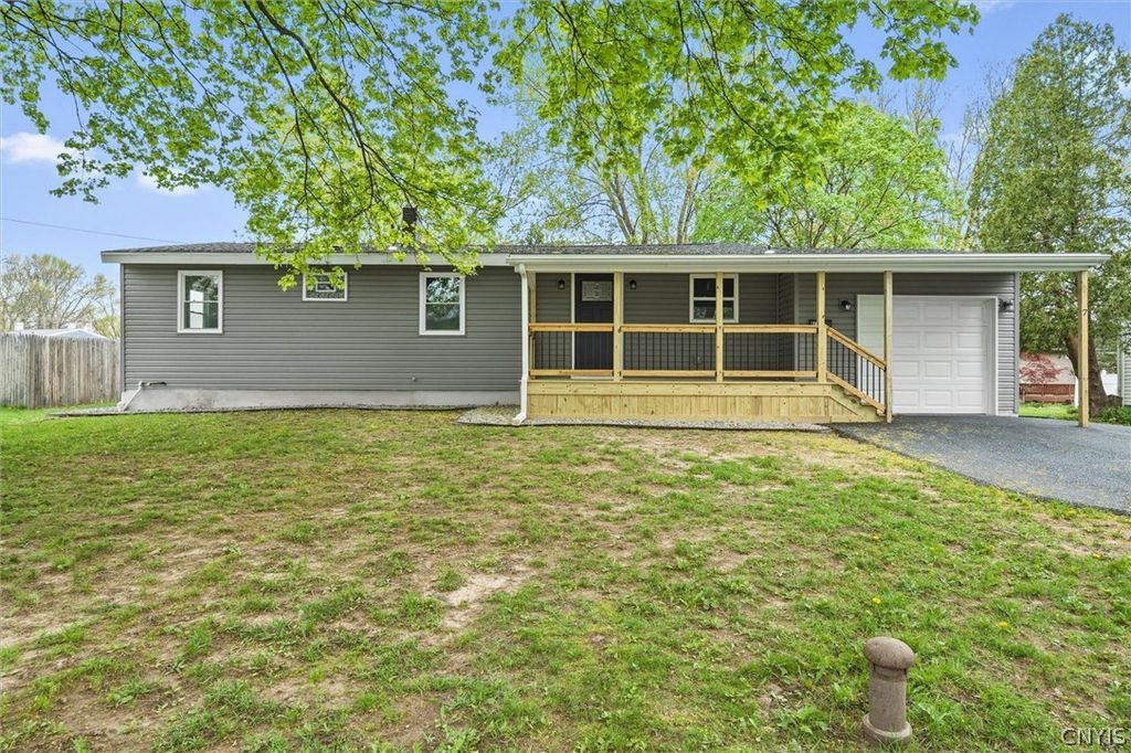 7 Gooseberry Lane, Clay, NY 13090