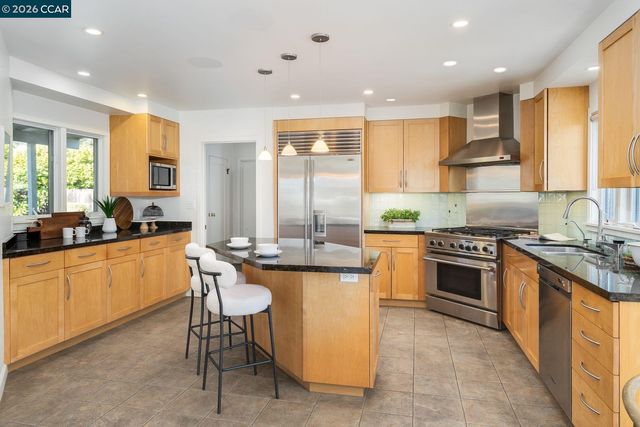 15 La Salle Ct, Piedmont, CA 94611