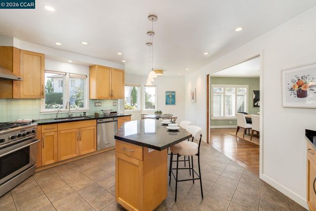 15 La Salle Ct, Piedmont, CA 94611