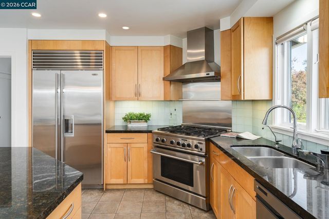 15 La Salle Ct, Piedmont, CA 94611