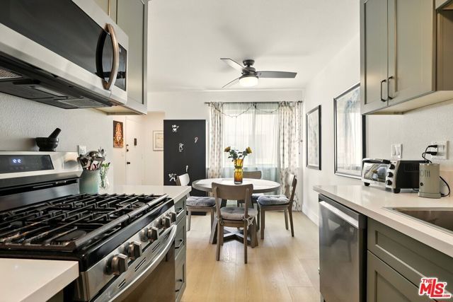 11813 Runnymede Street 36, North Hollywood (los Angeles), CA 91605