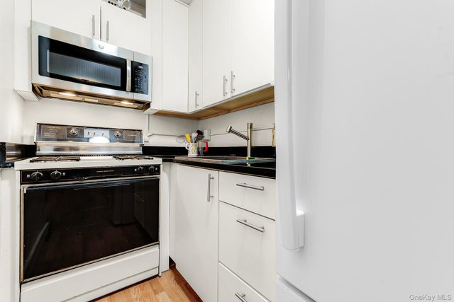 67-50 Thornton Place 4S, Forest Hills, NY 11375