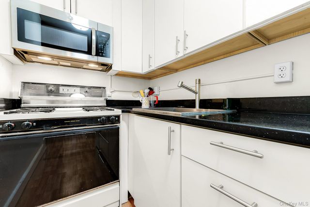 67-50 Thornton Place 4S, Forest Hills, NY 11375