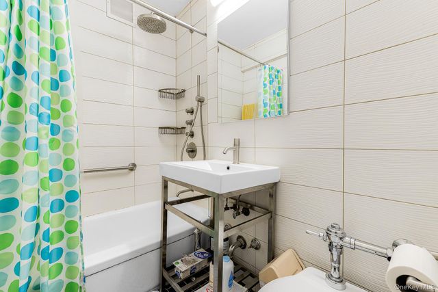 67-50 Thornton Place 4S, Forest Hills, NY 11375