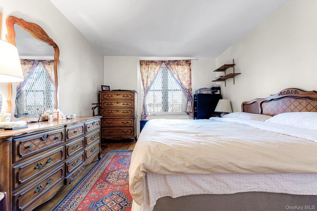 67-50 Thornton Place 4S, Forest Hills, NY 11375