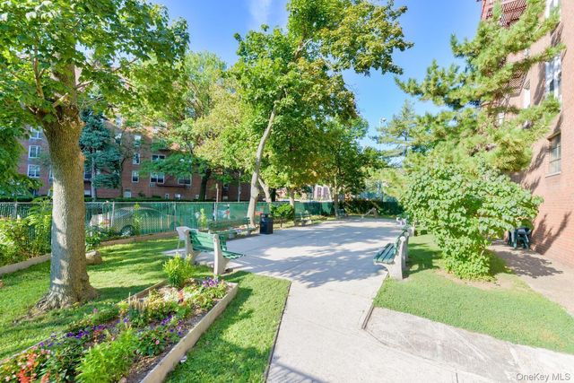 67-50 Thornton Place 4S, Forest Hills, NY 11375