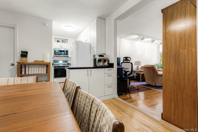 67-50 Thornton Place 4S, Forest Hills, NY 11375