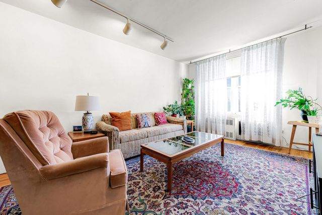 67-50 Thornton Place 4S, Forest Hills, NY 11375