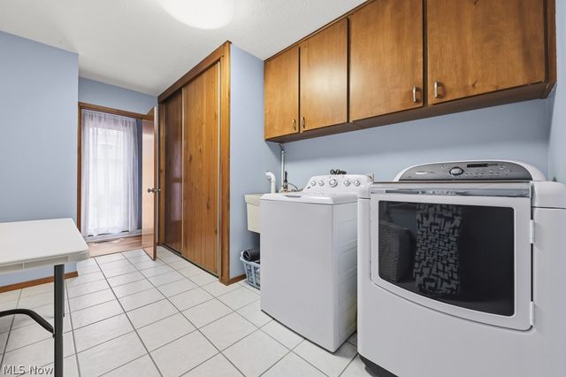 22144 Meadowsouth Court, Strongsville, OH 44149