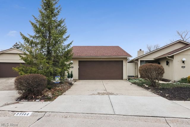 22144 Meadowsouth Court, Strongsville, OH 44149