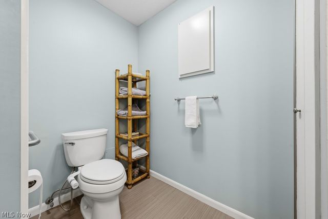 22144 Meadowsouth Court, Strongsville, OH 44149