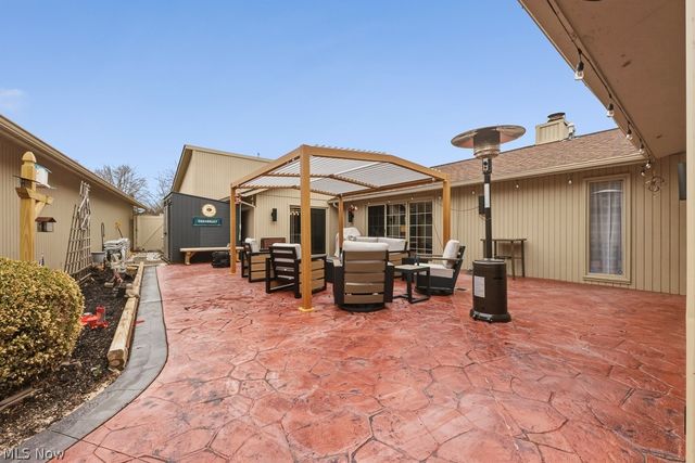 22144 Meadowsouth Court, Strongsville, OH 44149