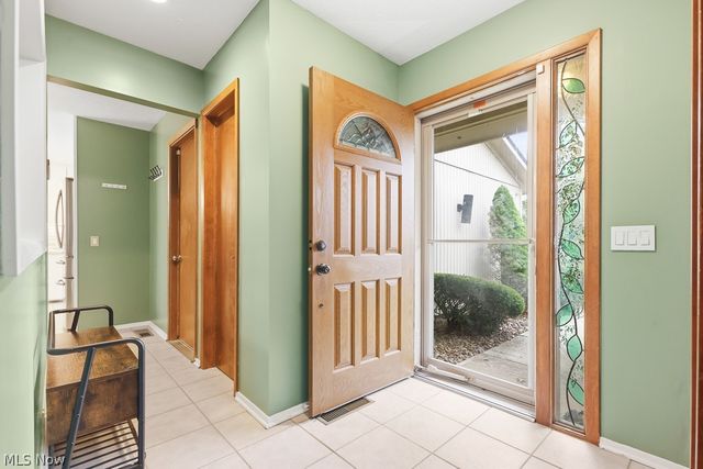 22144 Meadowsouth Court, Strongsville, OH 44149