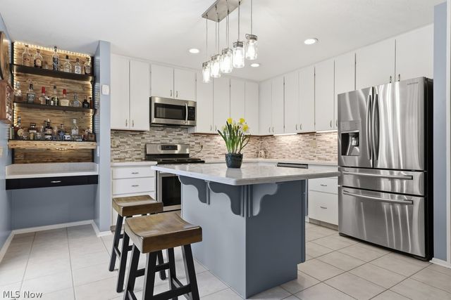 22144 Meadowsouth Court, Strongsville, OH 44149