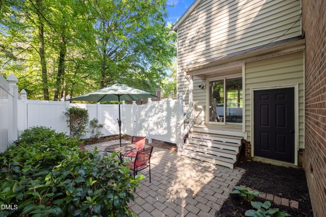 109 Sully Court, Chapel Hill, NC 27514