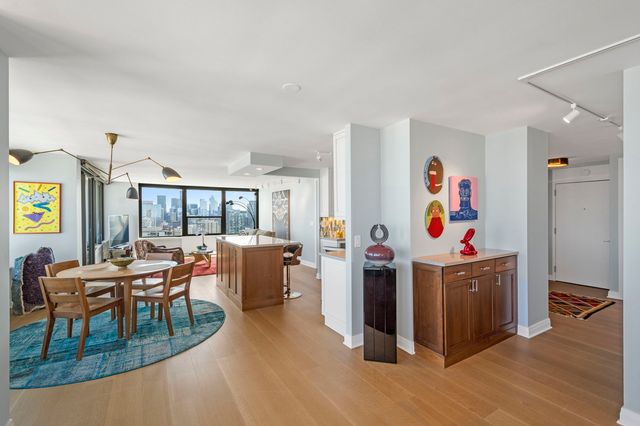 1560 N Sandburg Terrace 3602-04, Chicago, IL 60610