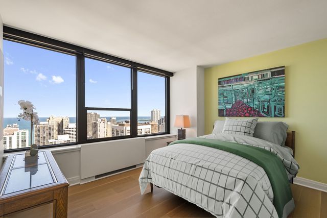 1560 N Sandburg Terrace 3602-04, Chicago, IL 60610