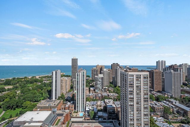 1560 N Sandburg Terrace 3602-04, Chicago, IL 60610