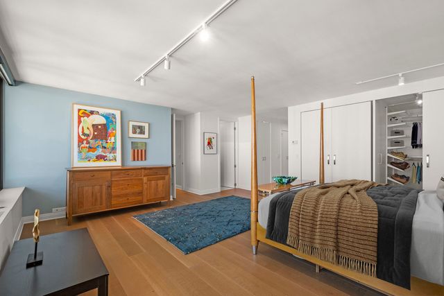 1560 N Sandburg Terrace 3602-04, Chicago, IL 60610