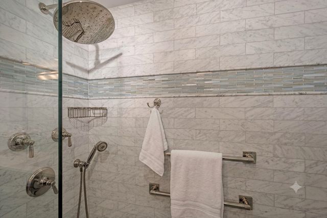 1560 N Sandburg Terrace 3602-04, Chicago, IL 60610