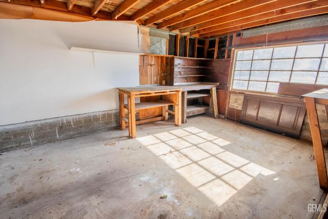 2505 Manor Street, Bakersfield, CA 93308