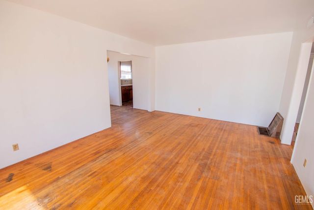 2505 Manor Street, Bakersfield, CA 93308