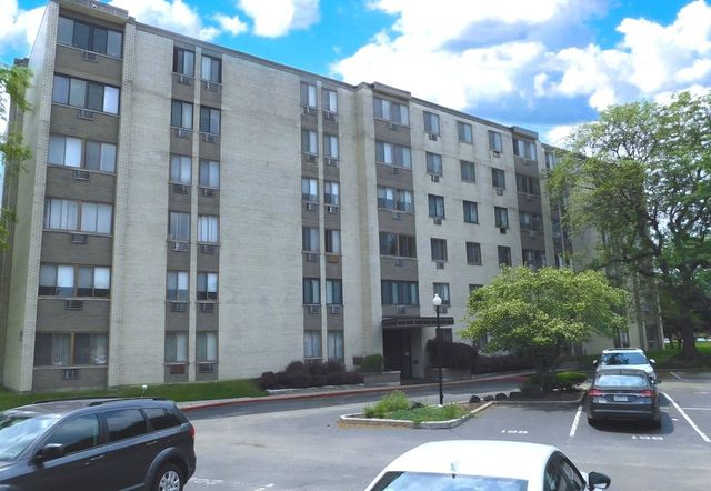 9740 S Pulaski Road 107, Oak Lawn, IL 60453