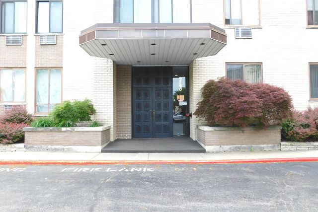 9740 S Pulaski Road 107, Oak Lawn, IL 60453