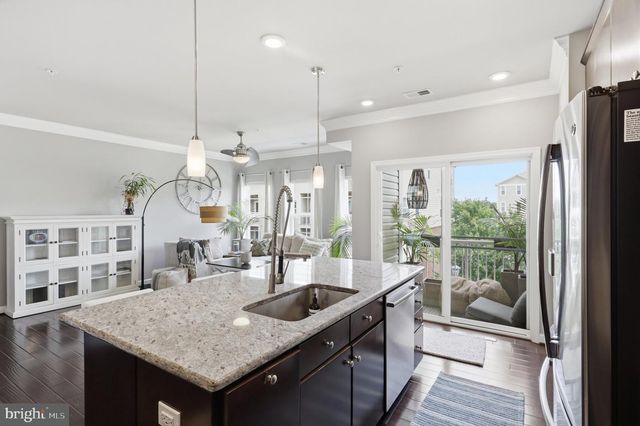 43509 TOWN GATE, Chantilly, VA 20152