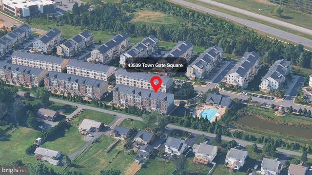 43509 TOWN GATE, Chantilly, VA 20152