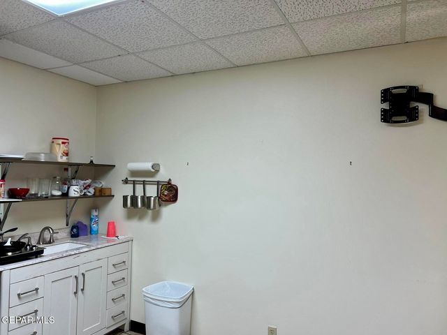 1400 N EL PASO Street, B, El Paso, TX 79902