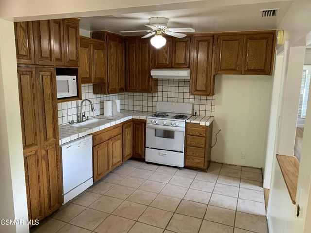 7431 Cozycroft Avenue, Winnetka, CA 91306